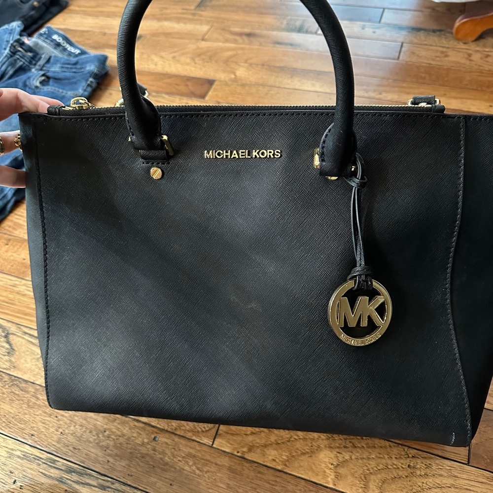 MK Purse with crossbody strap